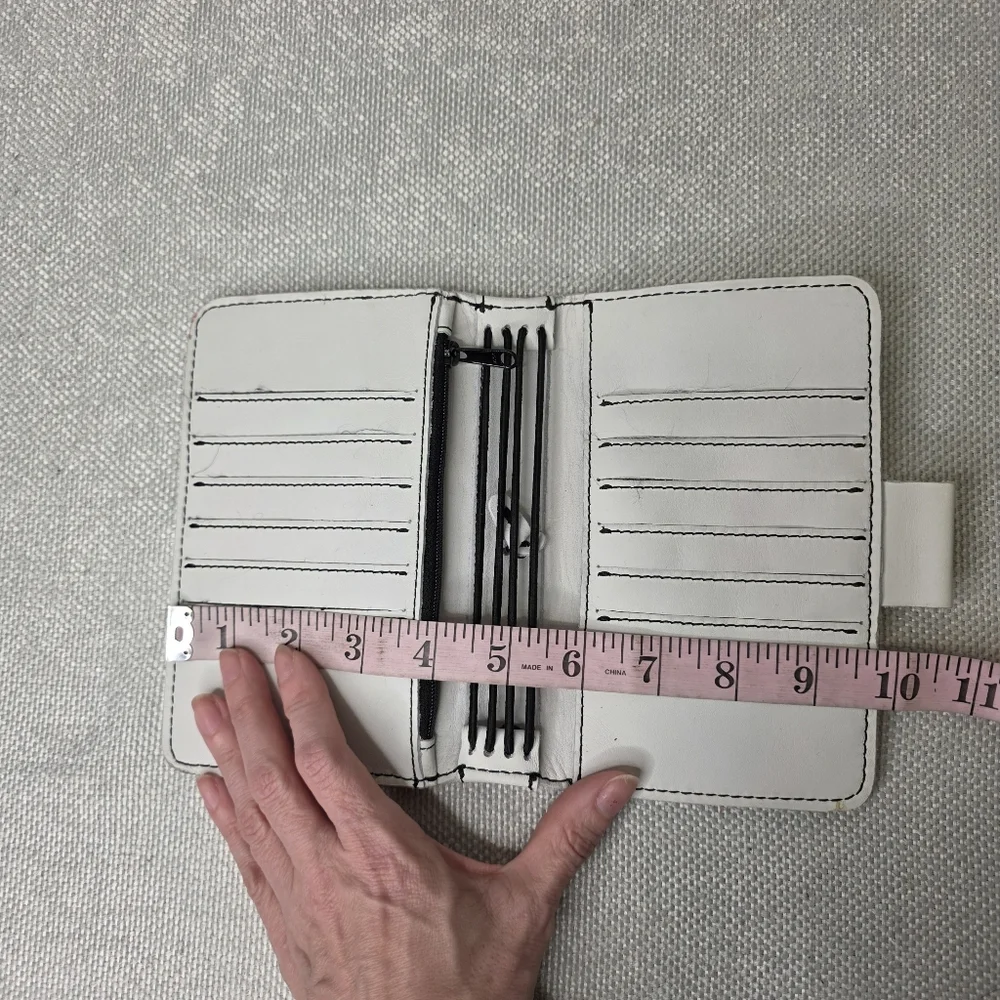 Planner Perfect Out and About Leather Traveler’s Notebook Cover -White